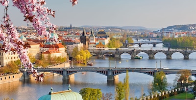 Prag, Amsterdam und Paris mit dem Flugzeug Prag, Amsterdam und Paris mit dem Flugzeug