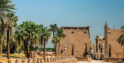 Von Kairo nach Abu Simbel auf der Straße Von Kairo nach Abu Simbel auf der Straße