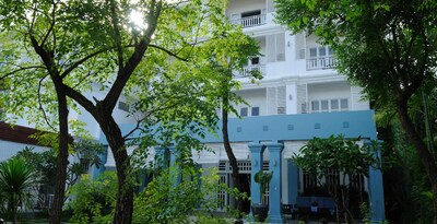 Frangipani Villa Hotel