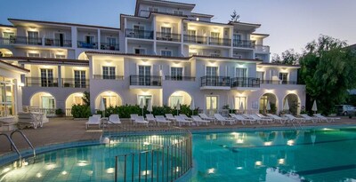 Paradise Beach Hotel / Annex Apartments
