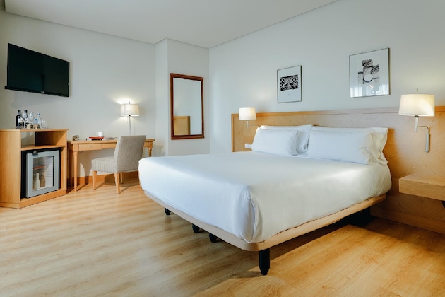 Gallery - Hesperia Vigo