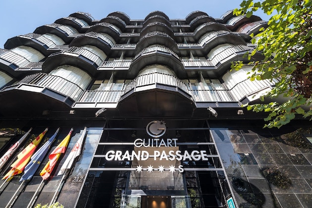 Gallery - Guitart Grand Passage