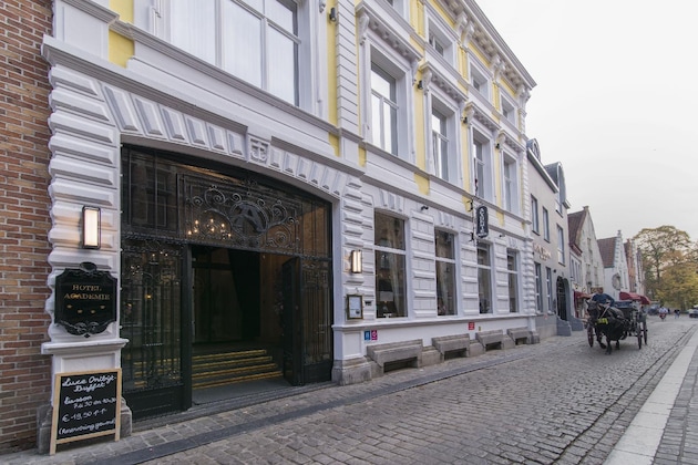 Gallery - Dukes’ Academie – By Dukes’ Hotel Collection