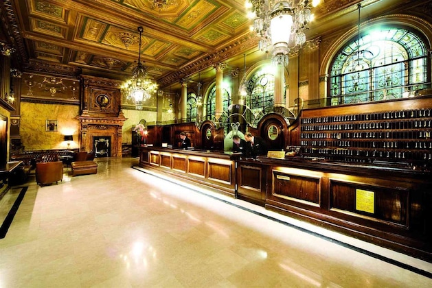 Gallery - Metropole Hotel