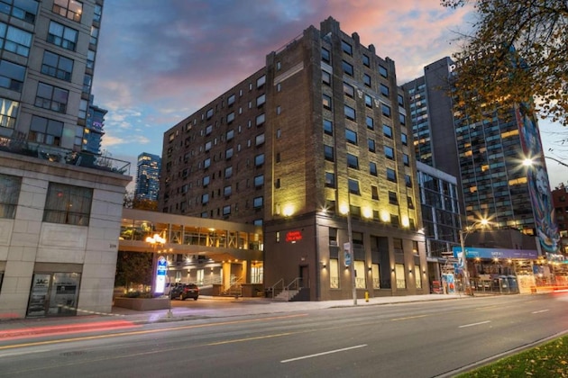 Gallery - Hampton Inn & Suites By Hilton Toronto Downtown
