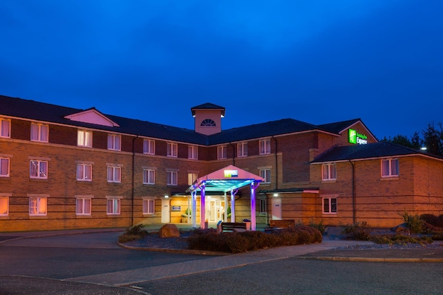 Gallery - Holiday Inn Express Stirling By Ihg