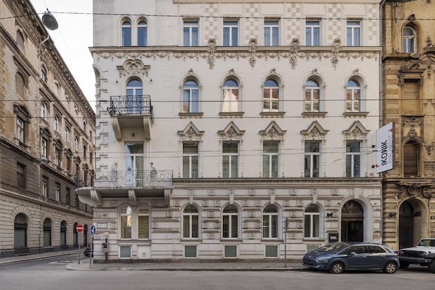 Gallery - Ikonik Parlament