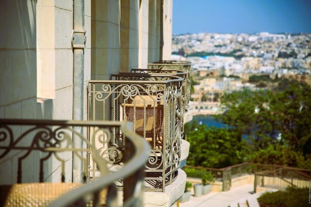 Gallery - The Phoenicia Malta