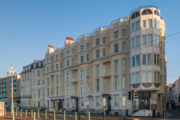 Gallery - Queens Hotel