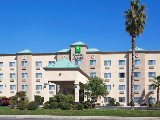 Gallery - Holiday Inn Express Bakersfield, An Ihg Hotel