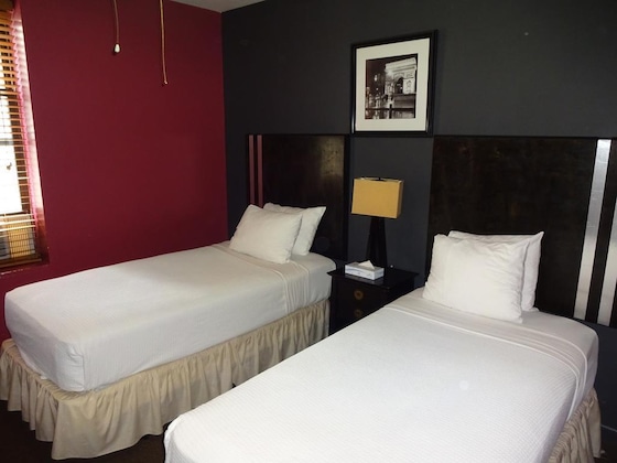 Gallery - Broadway Hotel&Hostel-Private And Shared Bath