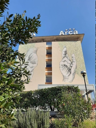 Gallery - Lh Arca Street Art Hotel