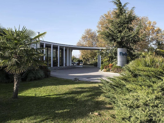 Gallery - FlyOn Hotel & Conference Center