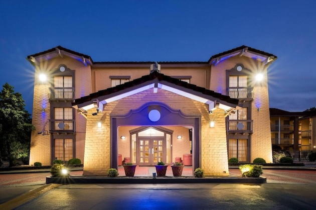 Gallery - Days Inn By Wyndham Birmingham West