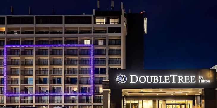 Gallery - Doubletree By Hilton Calgary North