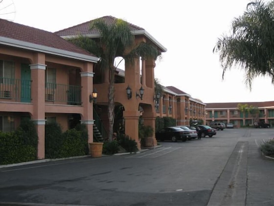 Gallery - Merced Inn And Suites
