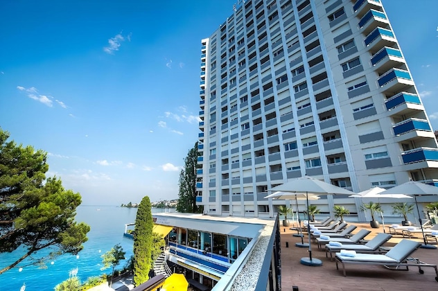 Gallery - Mona Montreux