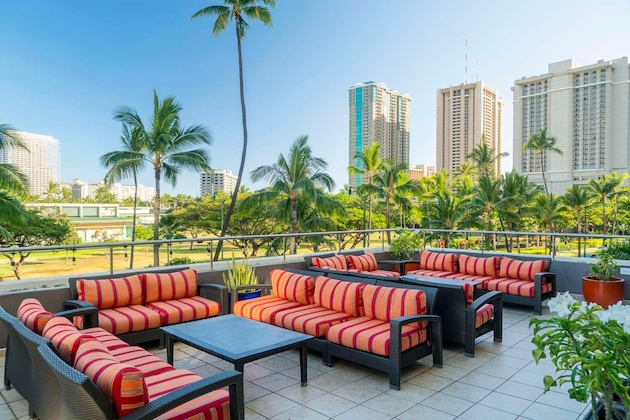 Gallery - DoubleTree by Hilton Hotel Alana - Waikiki Beach