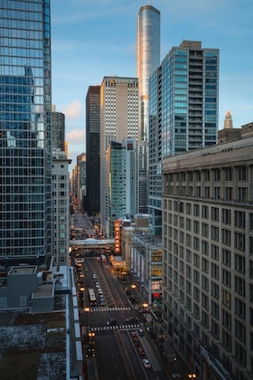 Gallery - Staypineapple, An Iconic Hotel, The Loop
