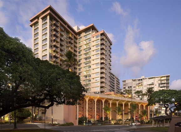 Gallery - Queen Kapiolani Hotel