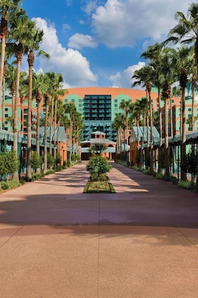 Gallery - Walt Disney World Swan