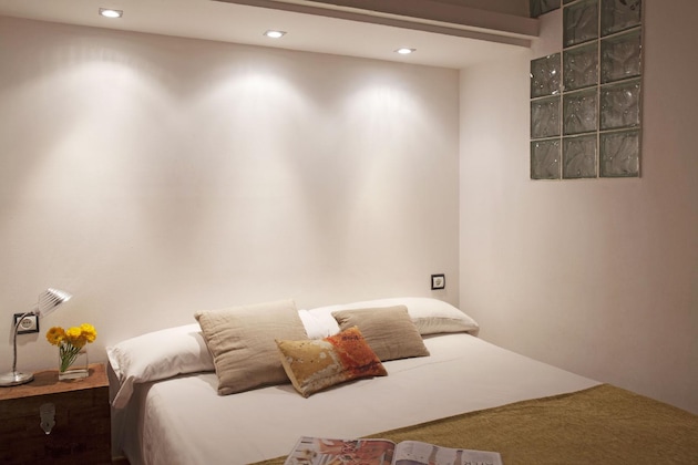 Gallery - Ainb Las Ramblas-Guardia Apartments