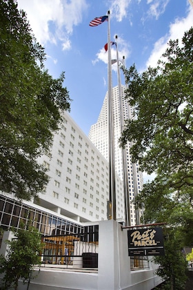 Gallery - The Whitehall Houston