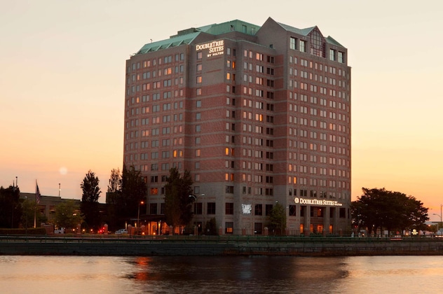 Gallery - DoubleTree Suites By Hilton Hotel Boston-Cambridge