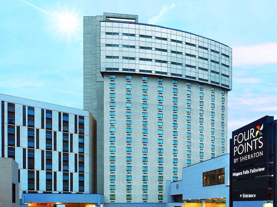 Gallery - Wyndham Grand Fallsview Hotel