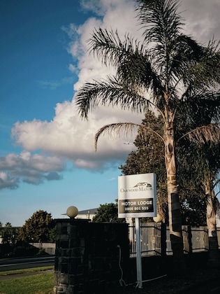 Gallery - Oakwood Manor Motor Lodge