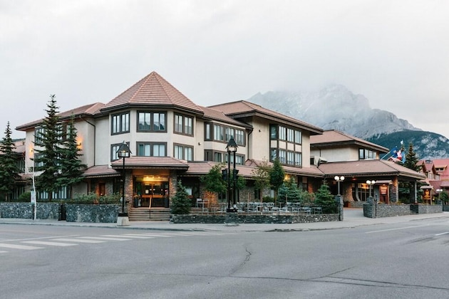 Gallery - Elk + Avenue Hotel