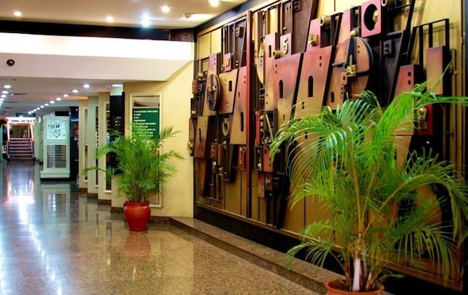 Gallery - Lincoln Suites