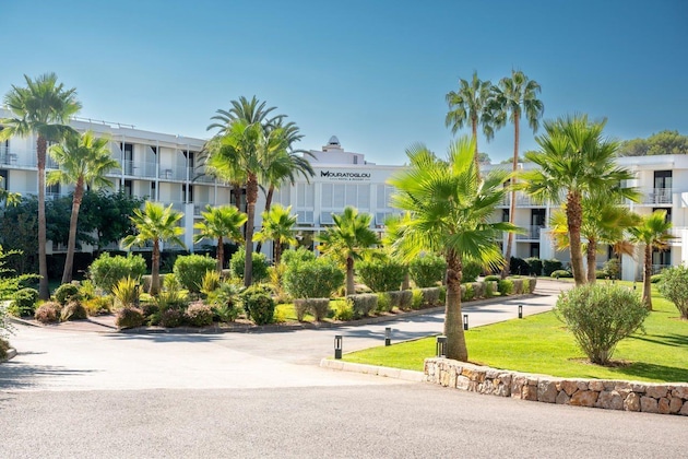 Gallery - Mouratoglou Hotel & Resort