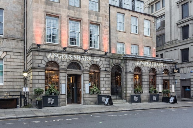 Gallery - Angel's Share Hotel