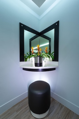 Gallery - The Kent Hotel
