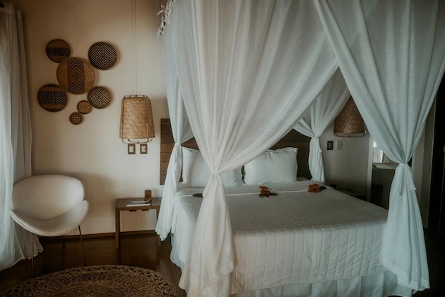 Gallery - Madeiro Beach Hotel & Resort