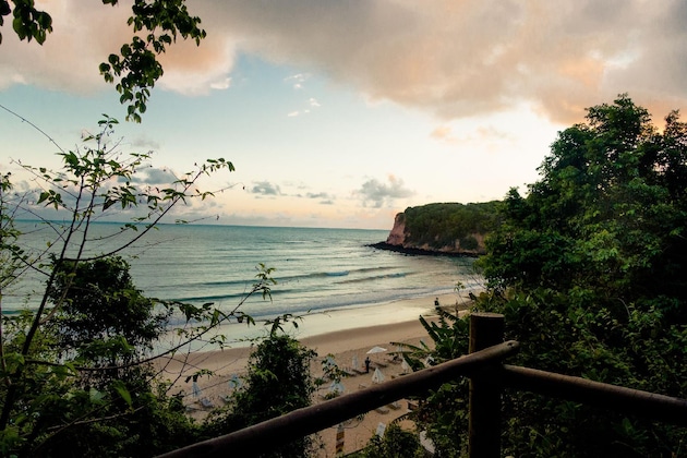 Gallery - Madeiro Beach Hotel & Resort