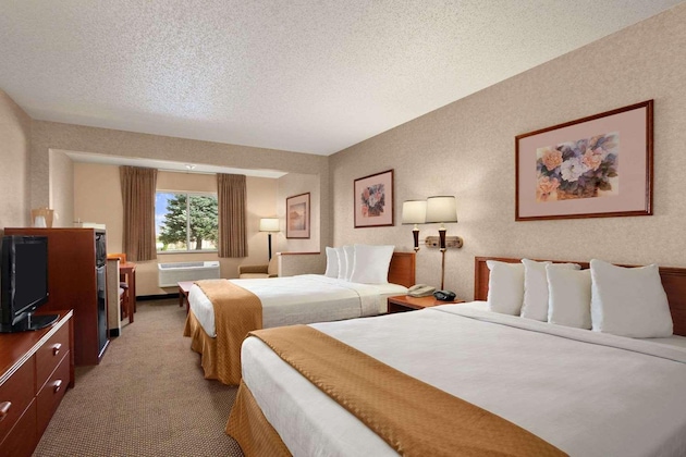 Gallery - Baymont By Wyndham Golden Red Rocks
