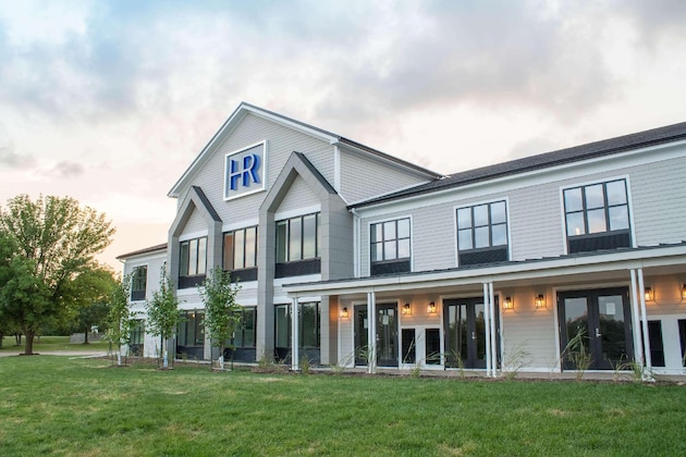Gallery - Hotel Renovo Des Moines Urbandale, Tapestry Collection By Hilton