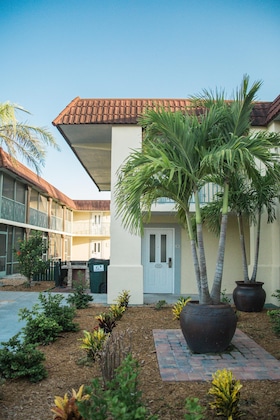 Gallery - West Wind Island Resort