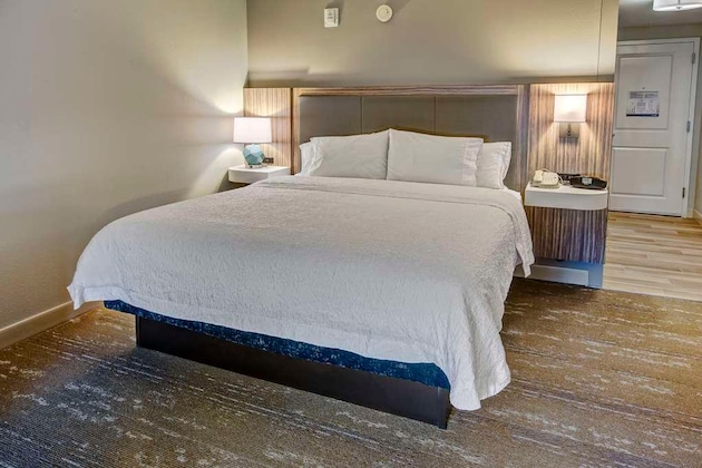 Gallery - Hampton Inn & Suites Fort Myers-Estero Fgcu