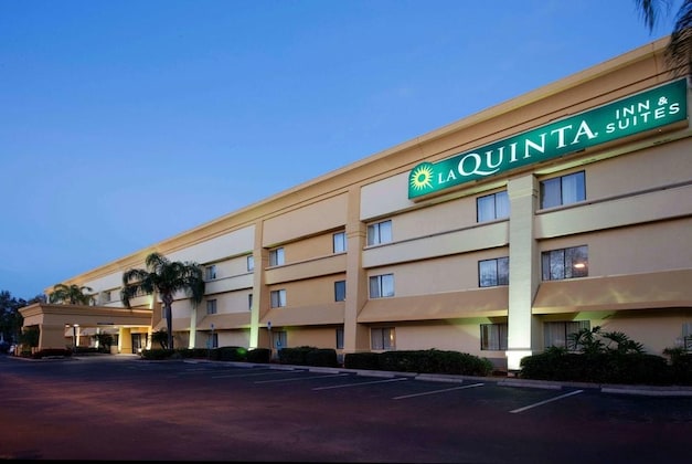 Gallery - La Quinta Inn & Suites by Wyndham Tampa Fairgrounds - Casino