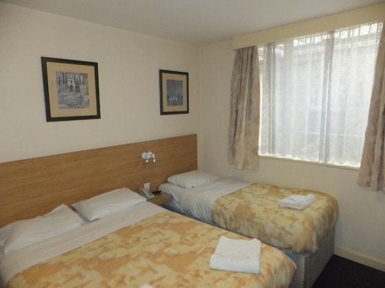 Gallery - Colliers Hotel