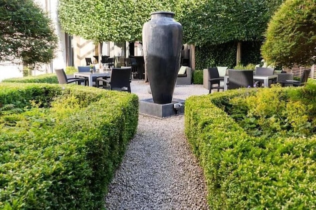 Gallery - Flanders Hotel