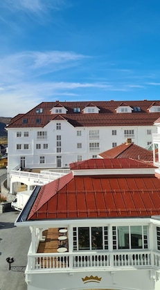 Gallery - Dr. Holms Hotel