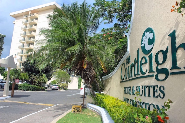 Gallery - The Courtleigh Hotel And Suites
