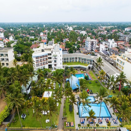 Gallery - Camelot Beach Hotel