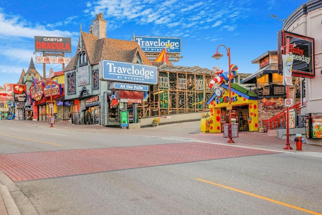 Gallery - Travelodge By Wyndham Niagara Falls At The Falls