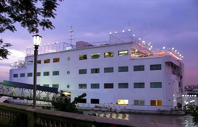 Gallery - Polo Floatel Kolkata