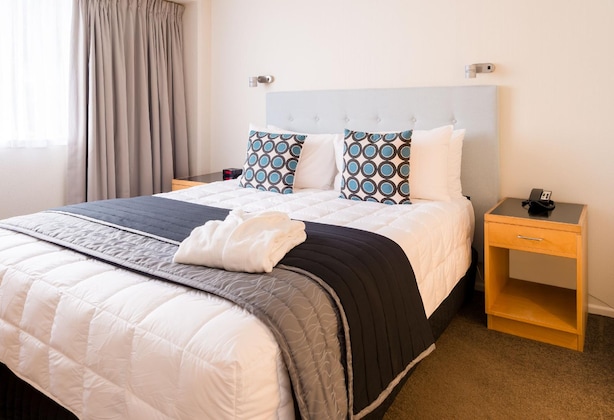 Gallery - West Plaza Hotel